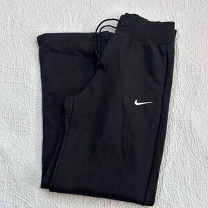Women’s Nike Sizing Small